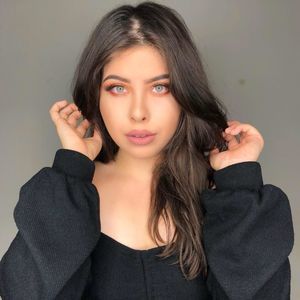 Meet your Posher, Imelda